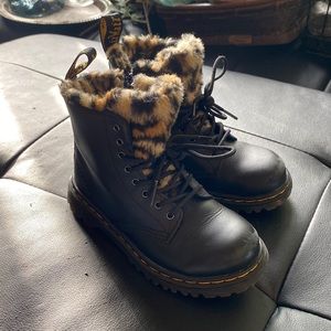 Dr. Martens 1460 Serena Leo fur lined classic rubber sole boots toddler size 10